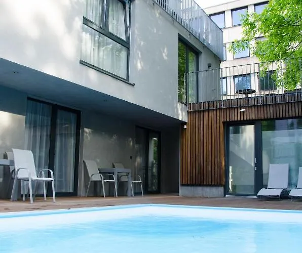 Room 4 Apartments